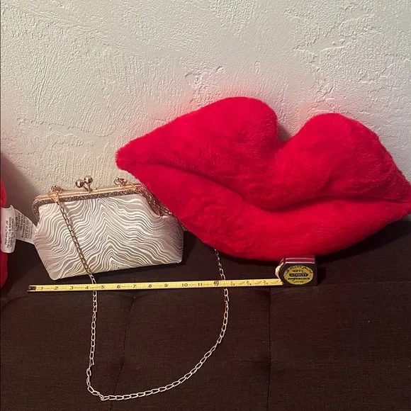 #1469**The Lux Bag: Vintage Elegant Cream and Gold Women's Handbag - Picture 6 of 17